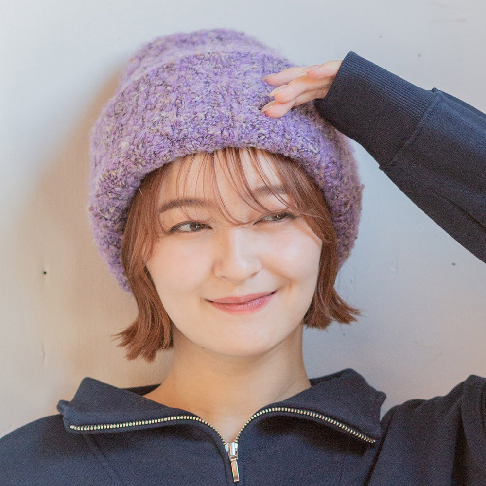 ブークレリブ編みニット