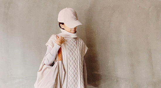 帽子コーデで刷新したい定番の白ファッション