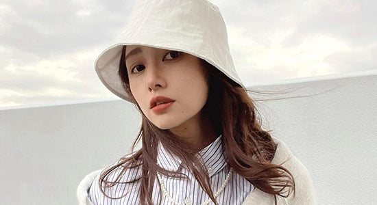 ハンサムシャツは帽子でほどよくはずす