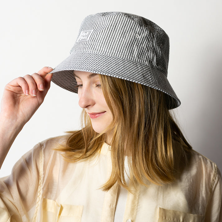 サッカーストライプ刺繍付きバケハ