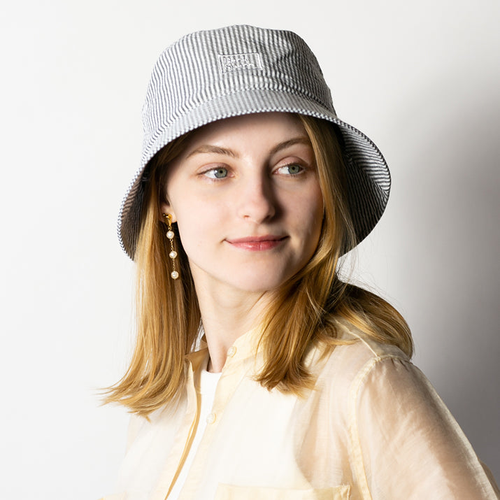 サッカーストライプ刺繍付きバケハ