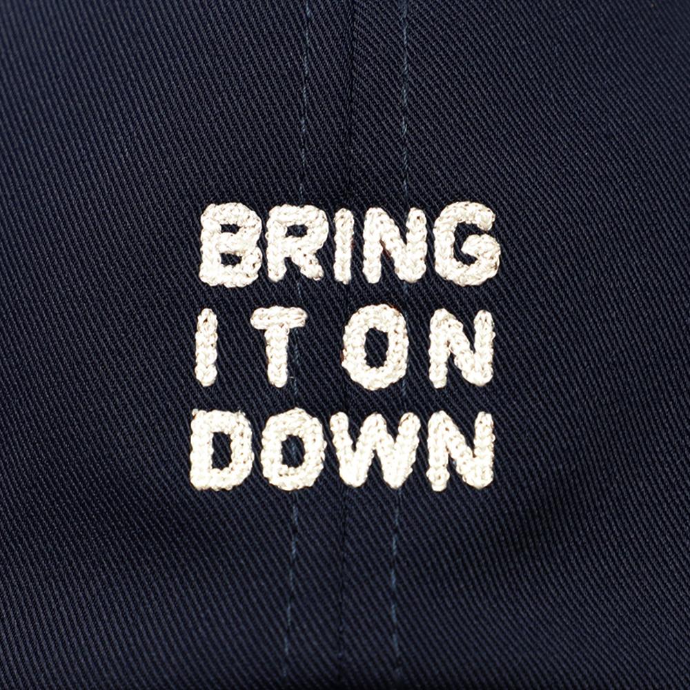 チェーンステッチスクエアロゴキャップ