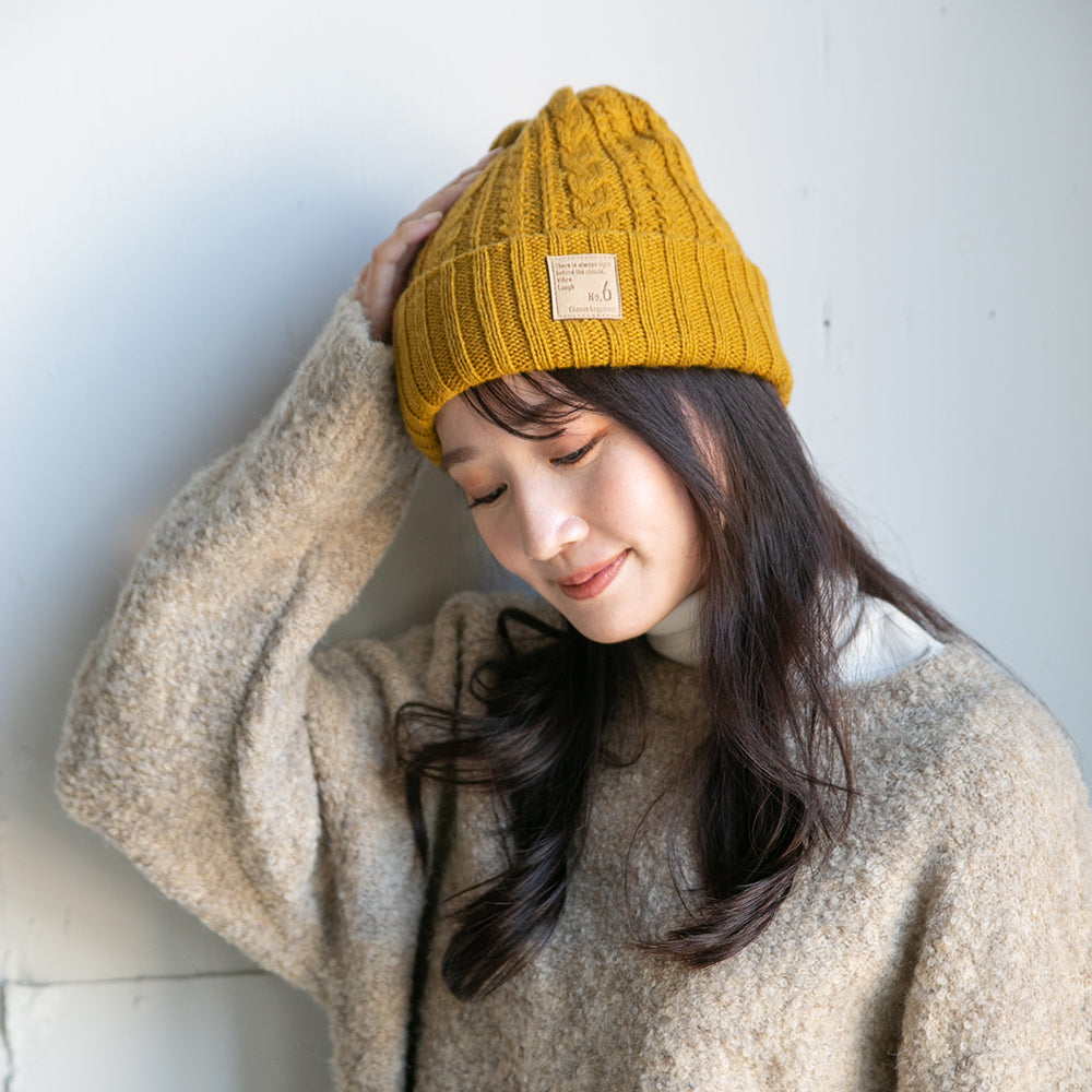 ケーブルニット