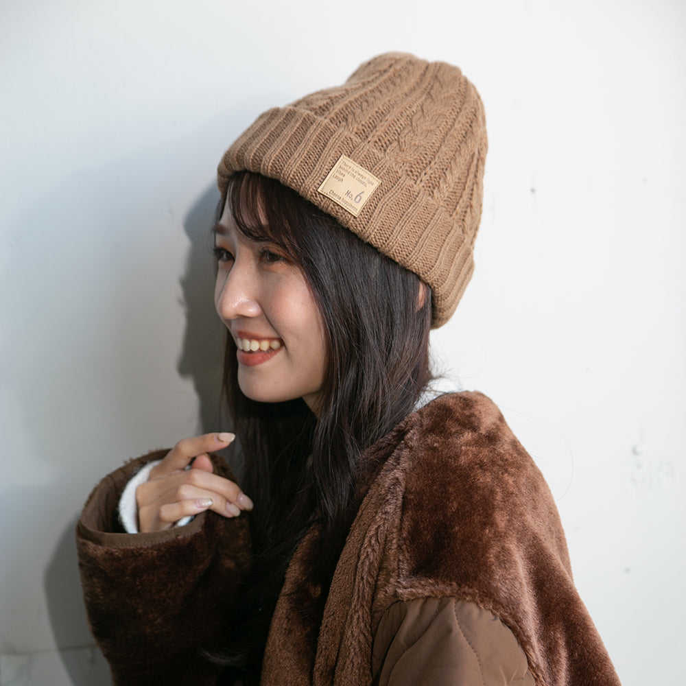 ケーブルニット