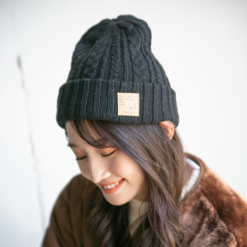 ケーブルニット