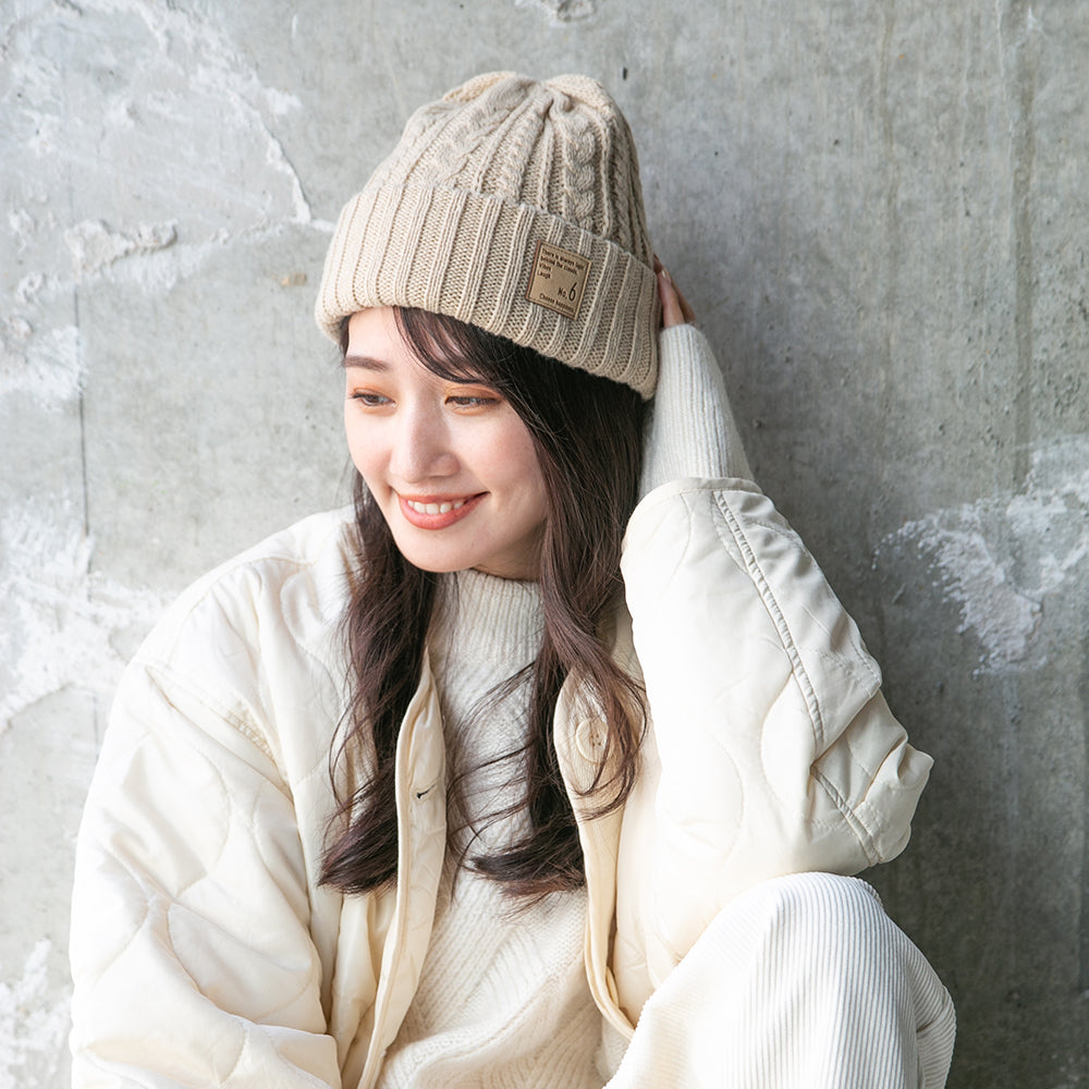 ケーブルニット