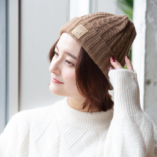 ケーブルニット