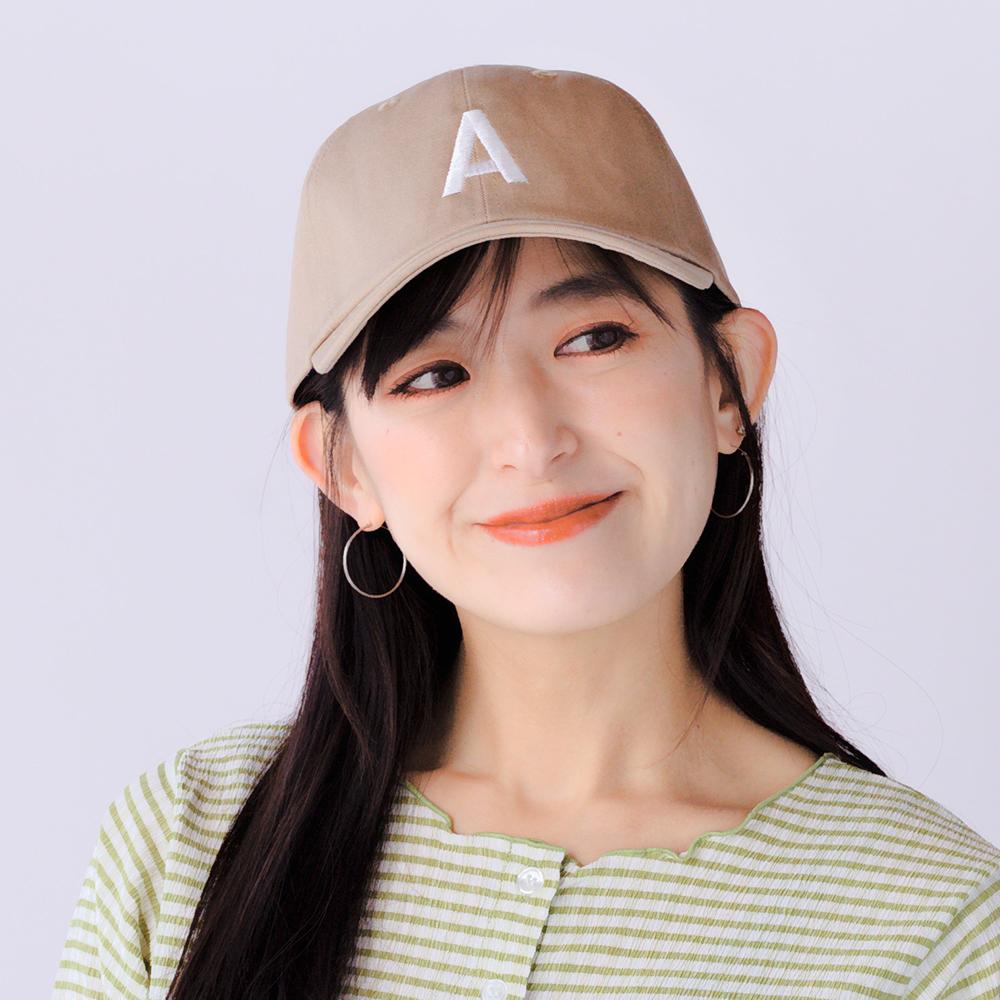 イニシャル刺繍ローキャップ