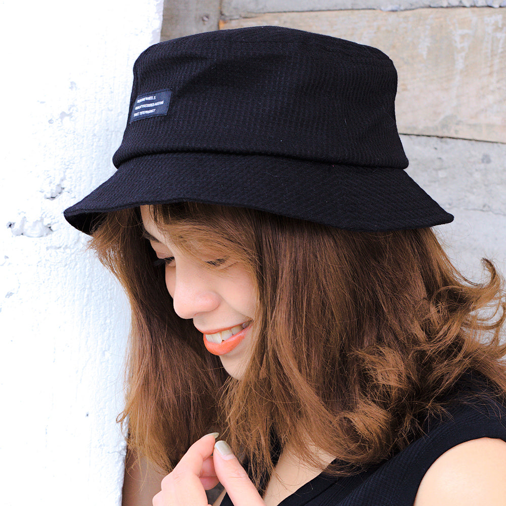 ワッフル素材タグ付きバケットハット