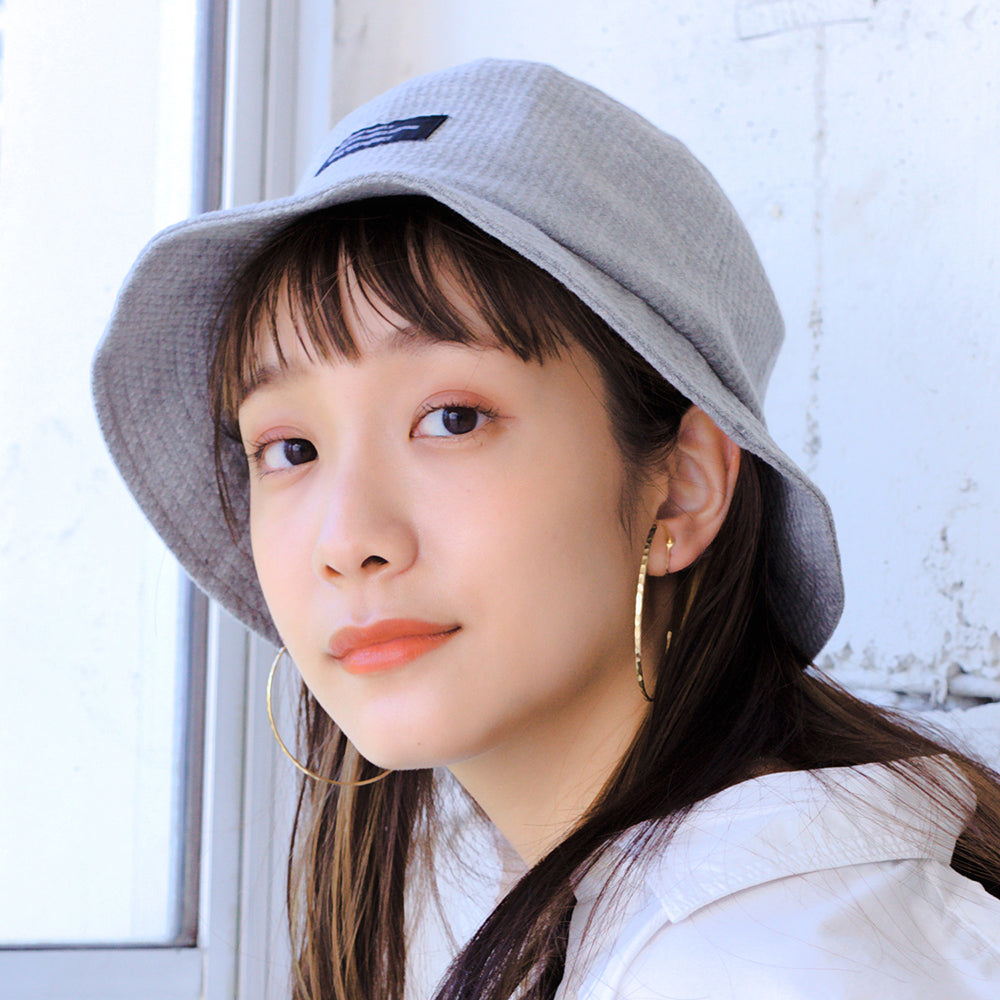 ワッフル素材タグ付きバケットハット