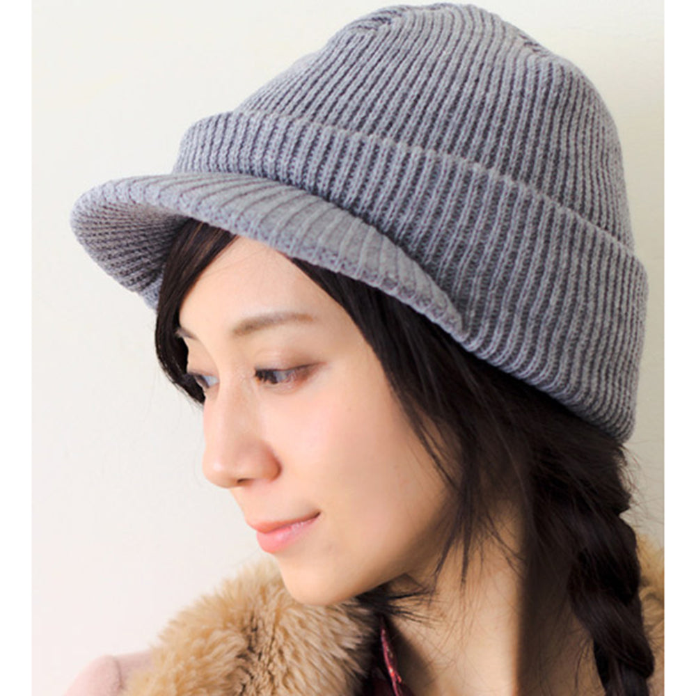 シンプルつば付きニット