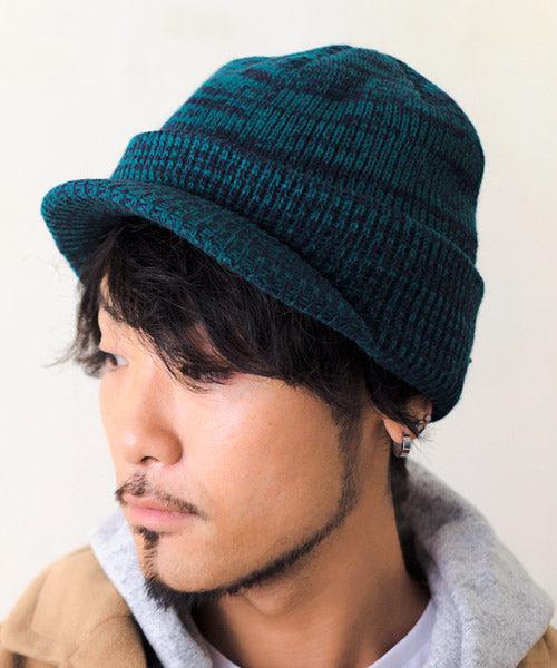 シンプルつば付きニット