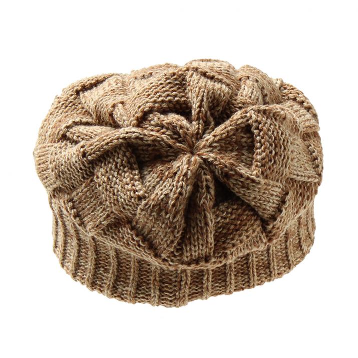 つば付きニット帽