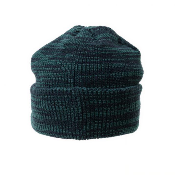 シンプルつば付きニット