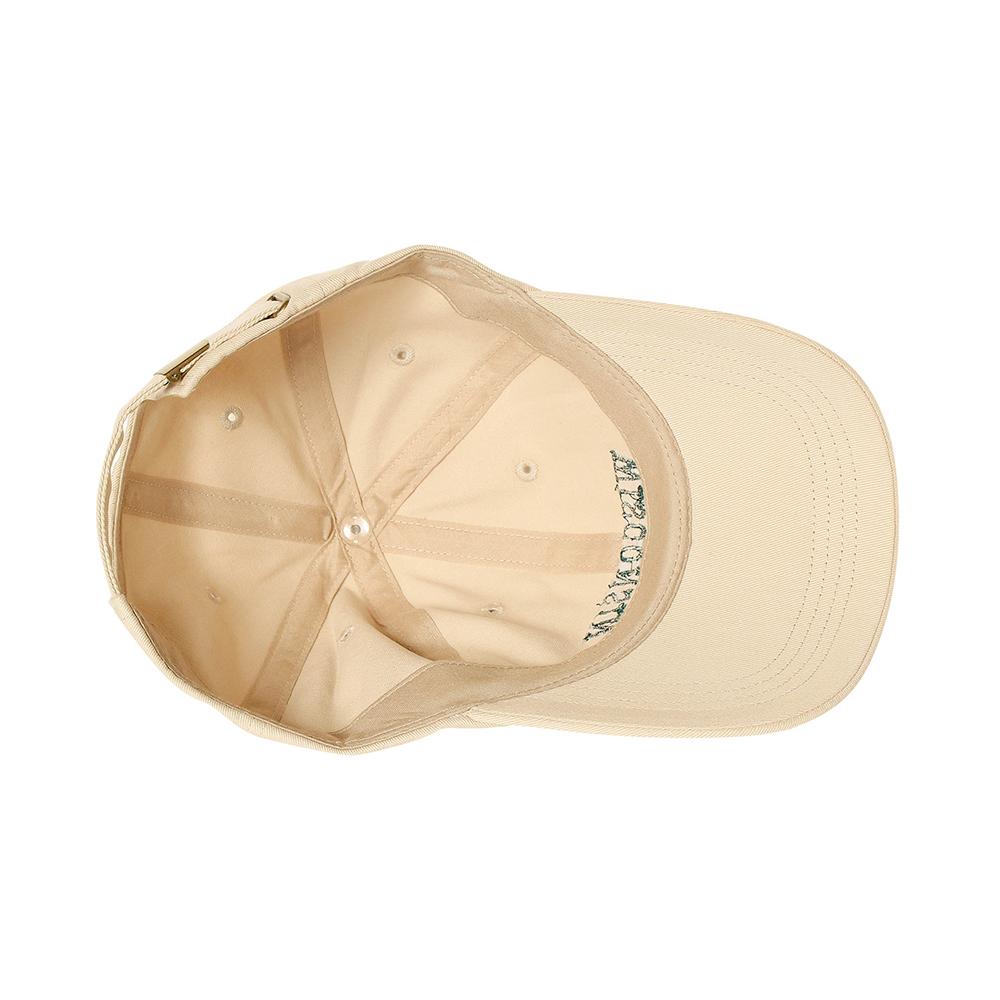 刺繍違いキャップ