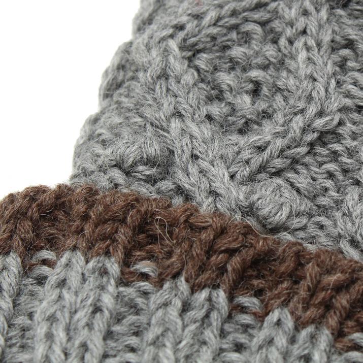 ポンポンケーブル編ツートンニット