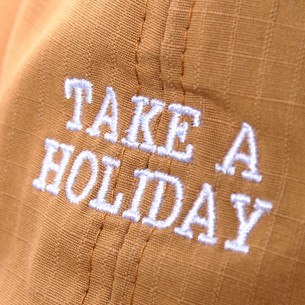 Take a Holiday刺繍ローキャップ