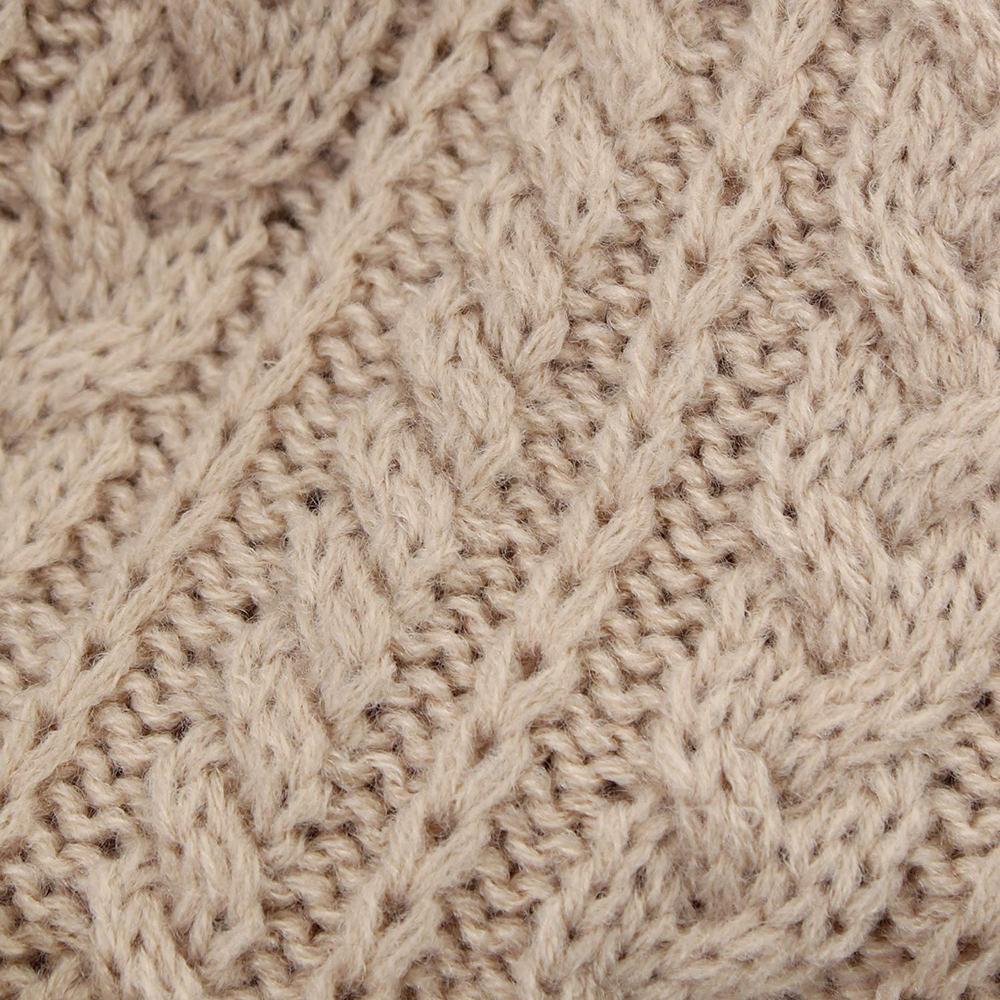 ケーブルニット