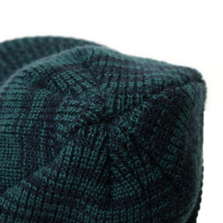 シンプルつば付きニット