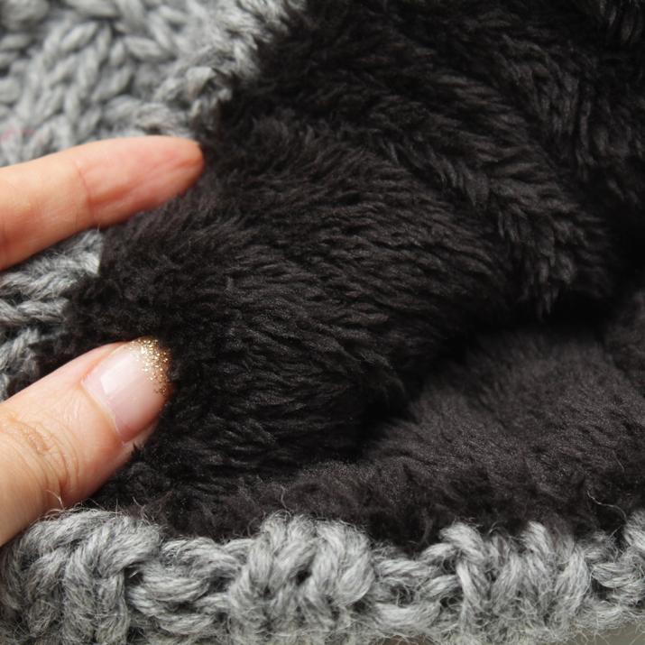 ポンポンケーブル編ツートンニット