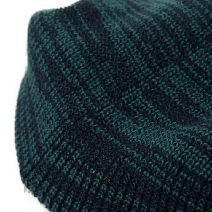 シンプルつば付きニット